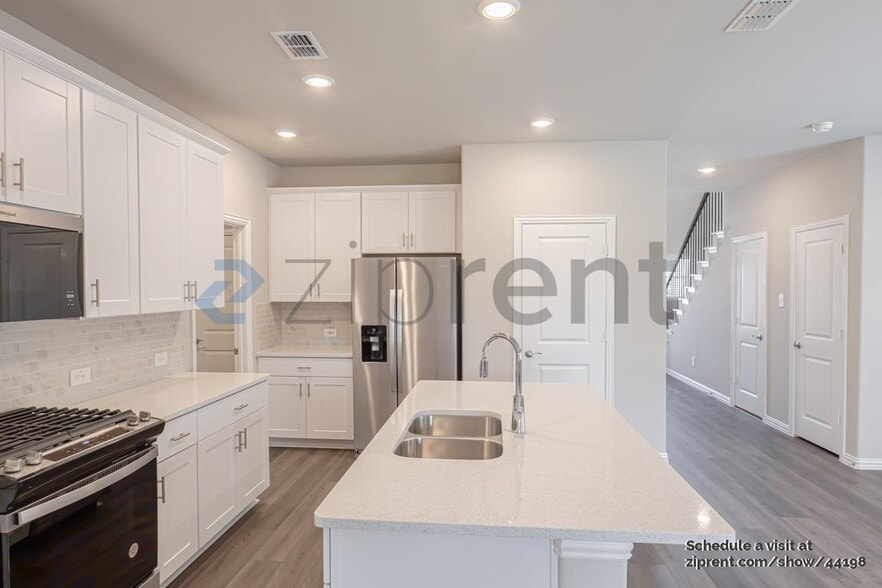 Building Photo - 3914 Walmer Wy