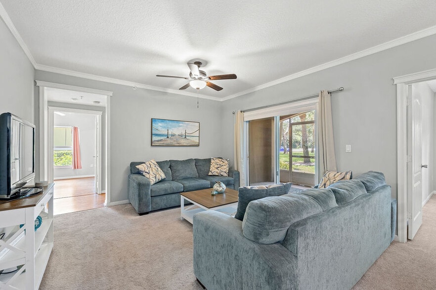Building Photo - 5060 Fairways Cir