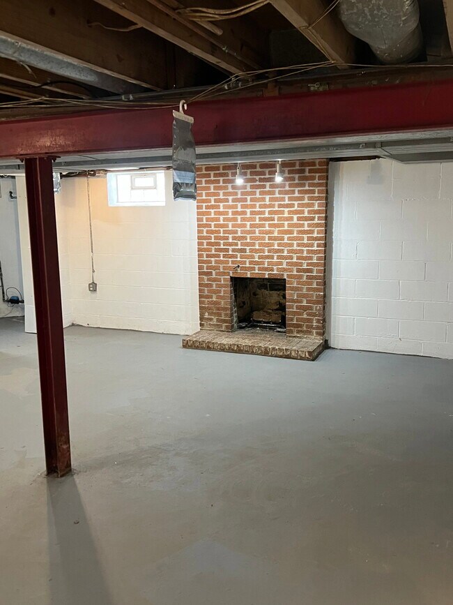 Building Photo - 1646 21st St