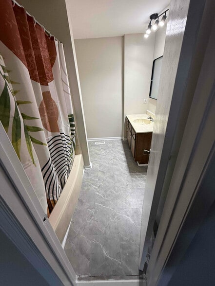 Building Photo - 4807 Anglesey Ct