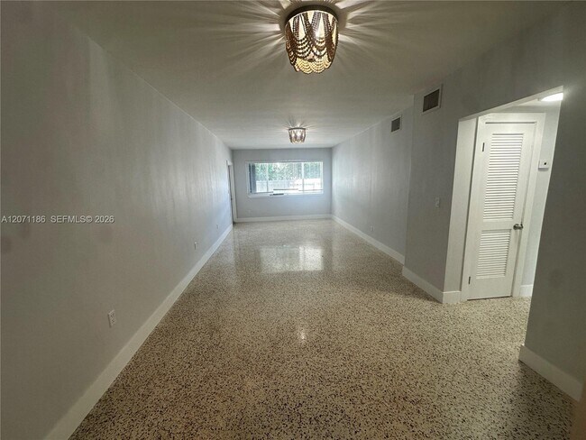 Building Photo - 836 81st St
