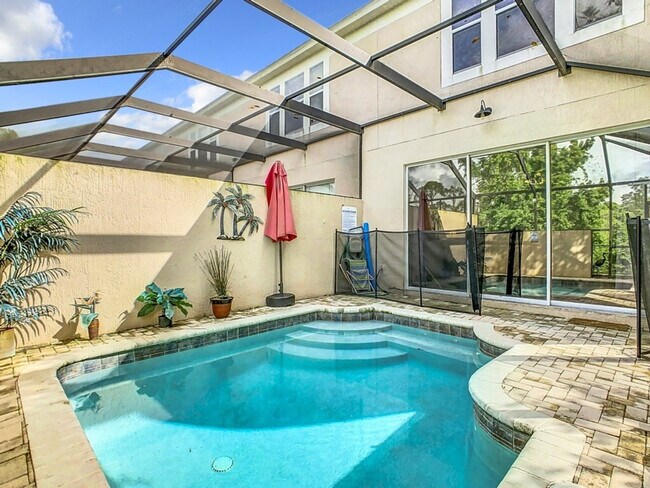 Building Photo - 2314 Silver Palm Dr