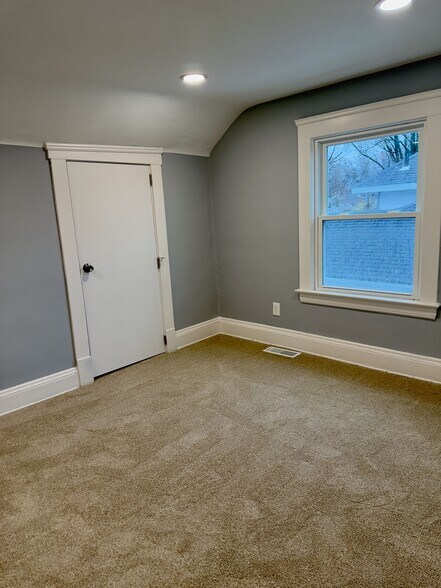 Owner's Suite Bedroom - 2409 Woodmere Dr