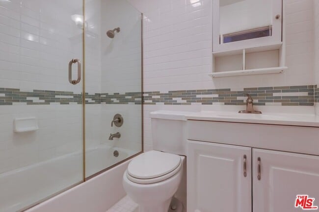 Building Photo - 114 S Layton Dr