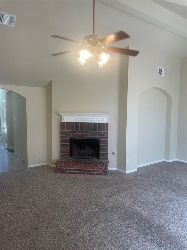 Building Photo - 3729 Eagles Nest St