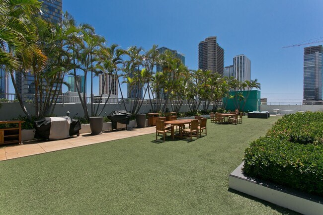 Building Photo - 909 Kapiolani Blvd