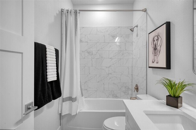 Building Photo - 13351 Goodland St