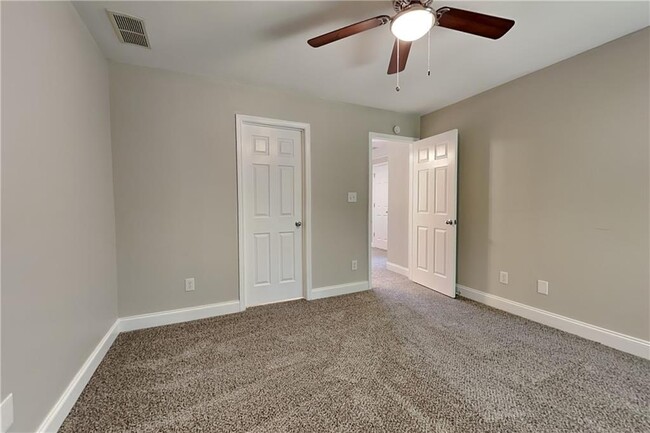 Building Photo - 2564 Dolostone Way