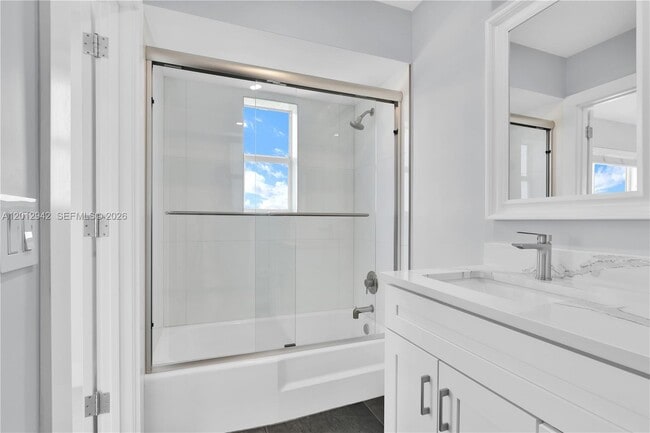 Building Photo - 1770 E Las Olas Blvd