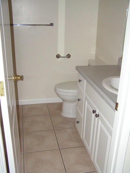 Building Photo - 2708 Wilson Ave