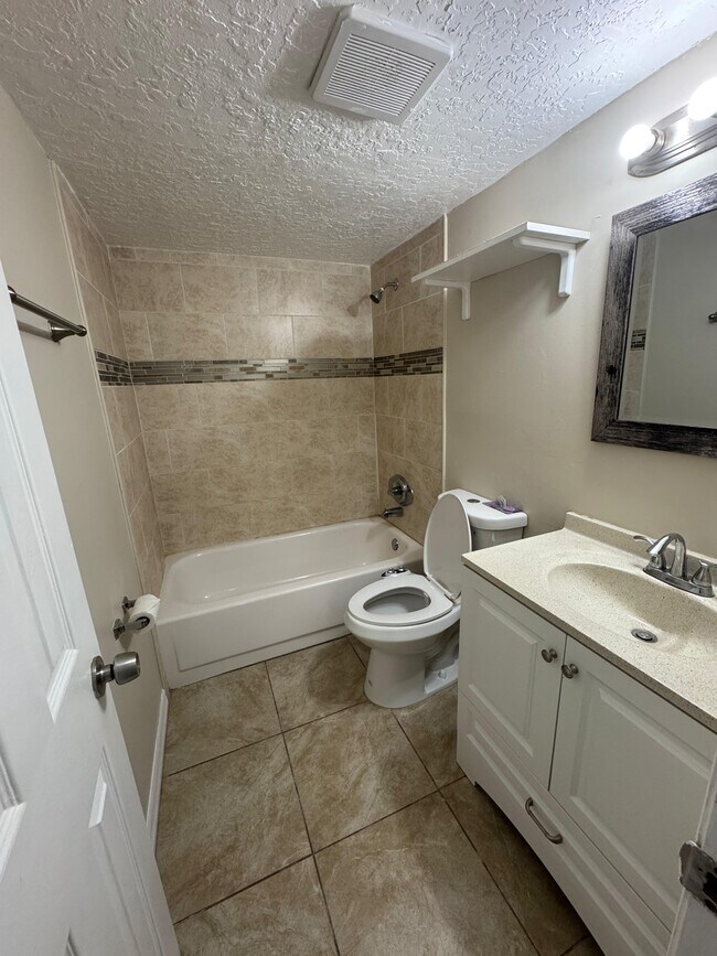 Building Photo - 2625 FL-590