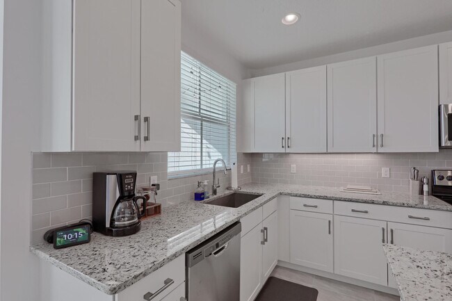 Building Photo - 12937 Trevi Isle