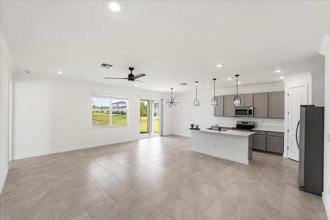 Building Photo - 3527 Angler Dr