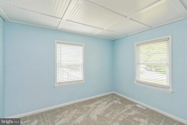 Building Photo - 311 Oakridge Dr