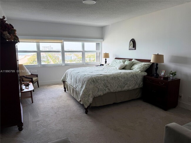 Building Photo - 4900 N Ocean Blvd