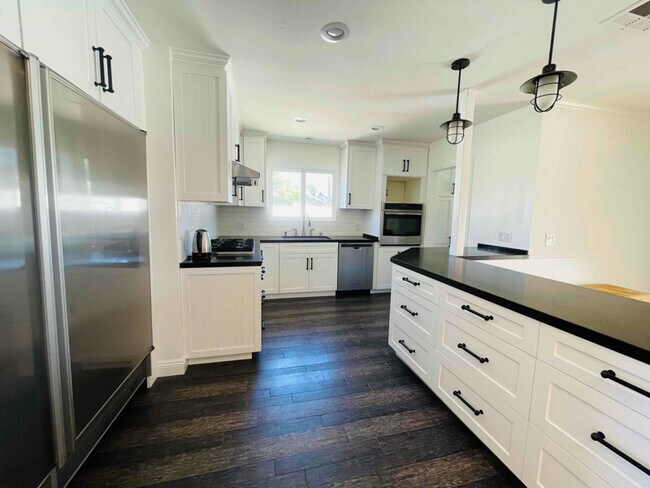 Building Photo - 7738 Penfield Ave