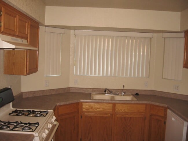 Building Photo - Mountain View