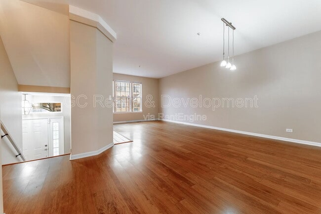 Building Photo - 2720 N Greenwood Ave