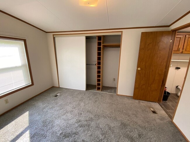 Building Photo - Mobile Home