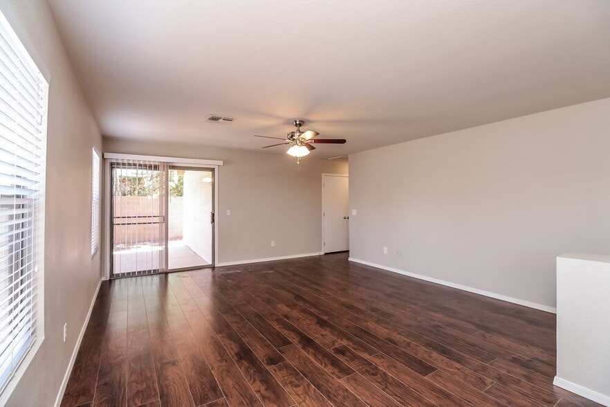 Building Photo - 1538 S Danielson Wy