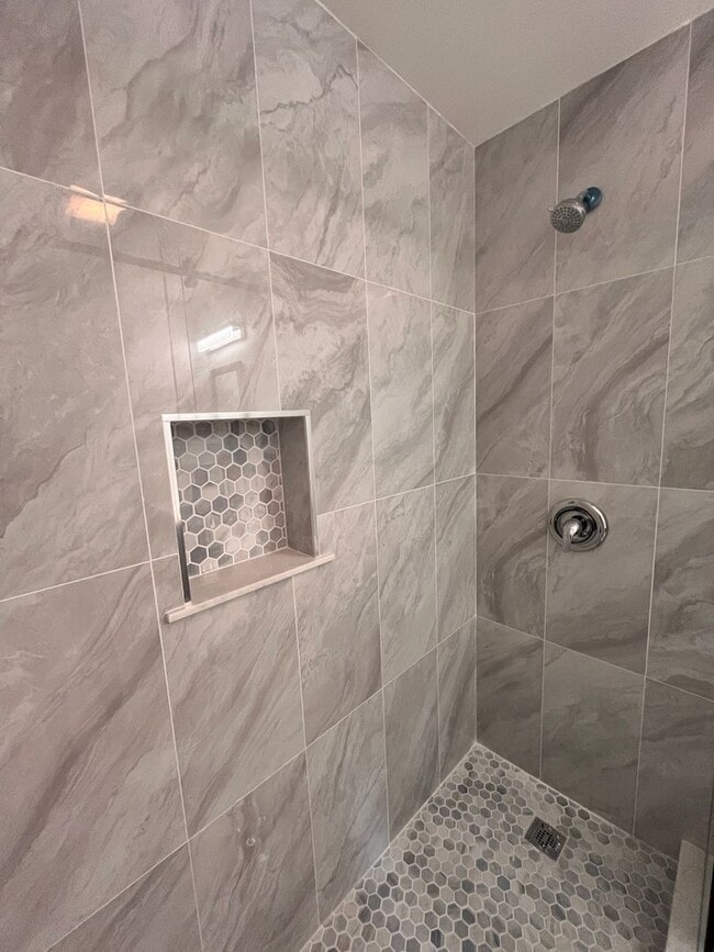 Building Photo - 520 46th St