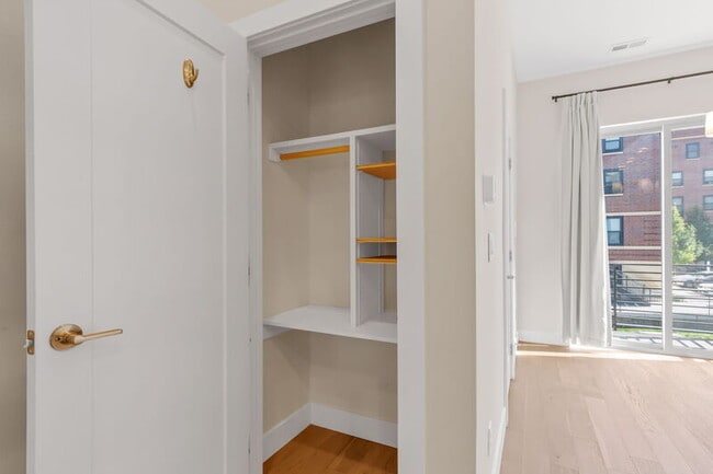 Building Photo - 1632 Quitman St