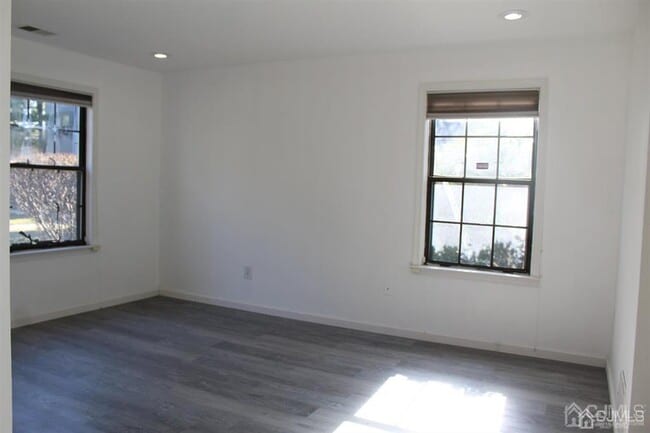 Building Photo - 1003 Woodhaven Dr