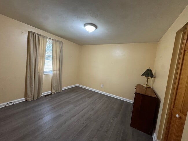 Building Photo - 2600 Harrison Ave