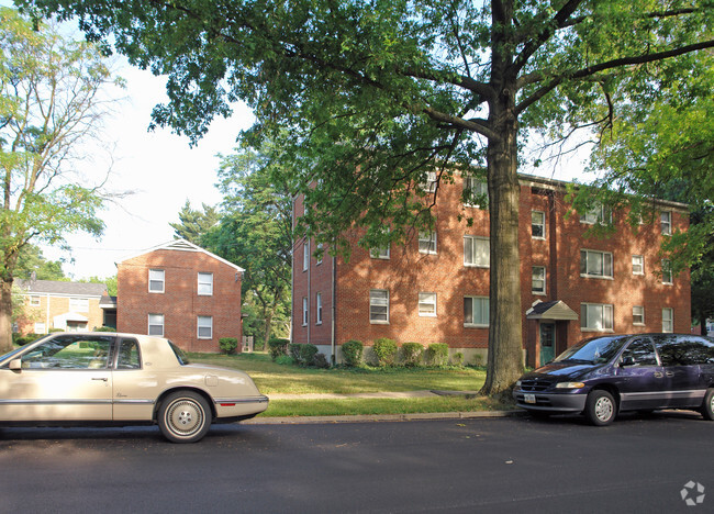 Building Photo - Glen Meadows Apartments