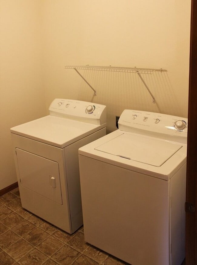 Building Photo - 101 ELLIOT LANE-206