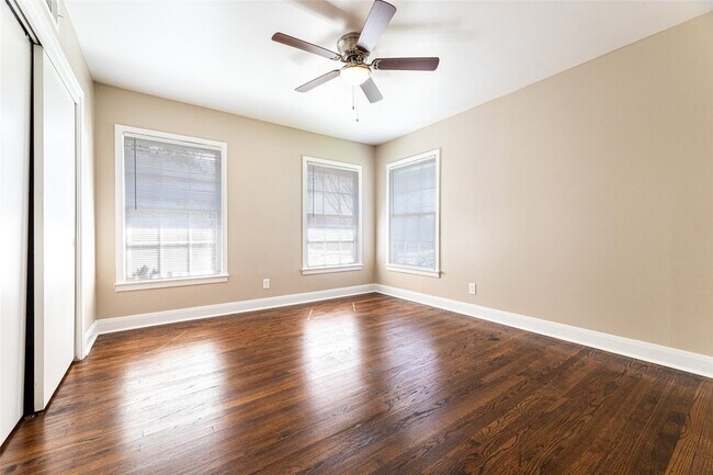 Building Photo - 1761 Mariposa Dr