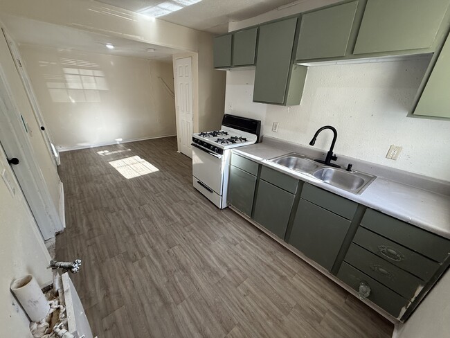 Building Photo - Lebanon rear