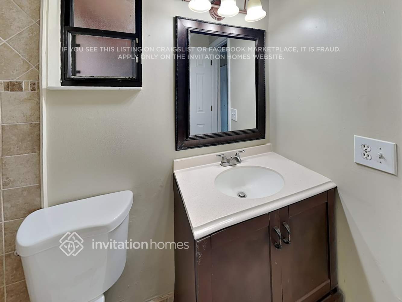 Building Photo - 3914 NW 72nd Dr