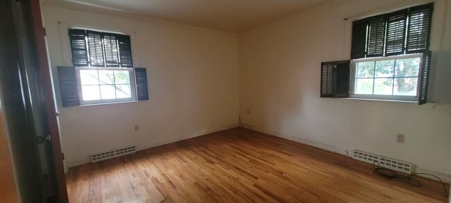 Building Photo - 4 bedroom 1.5 Bathroom home in Leola