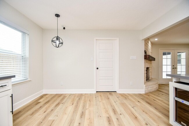 Building Photo - 5642 Cartagena St