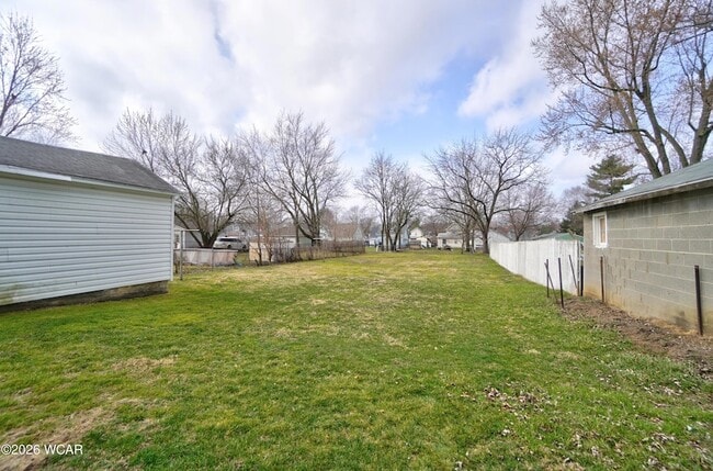 Building Photo - 1141.5 N Main St