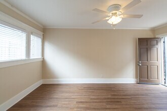 Building Photo - 1460 Gaviota Ave