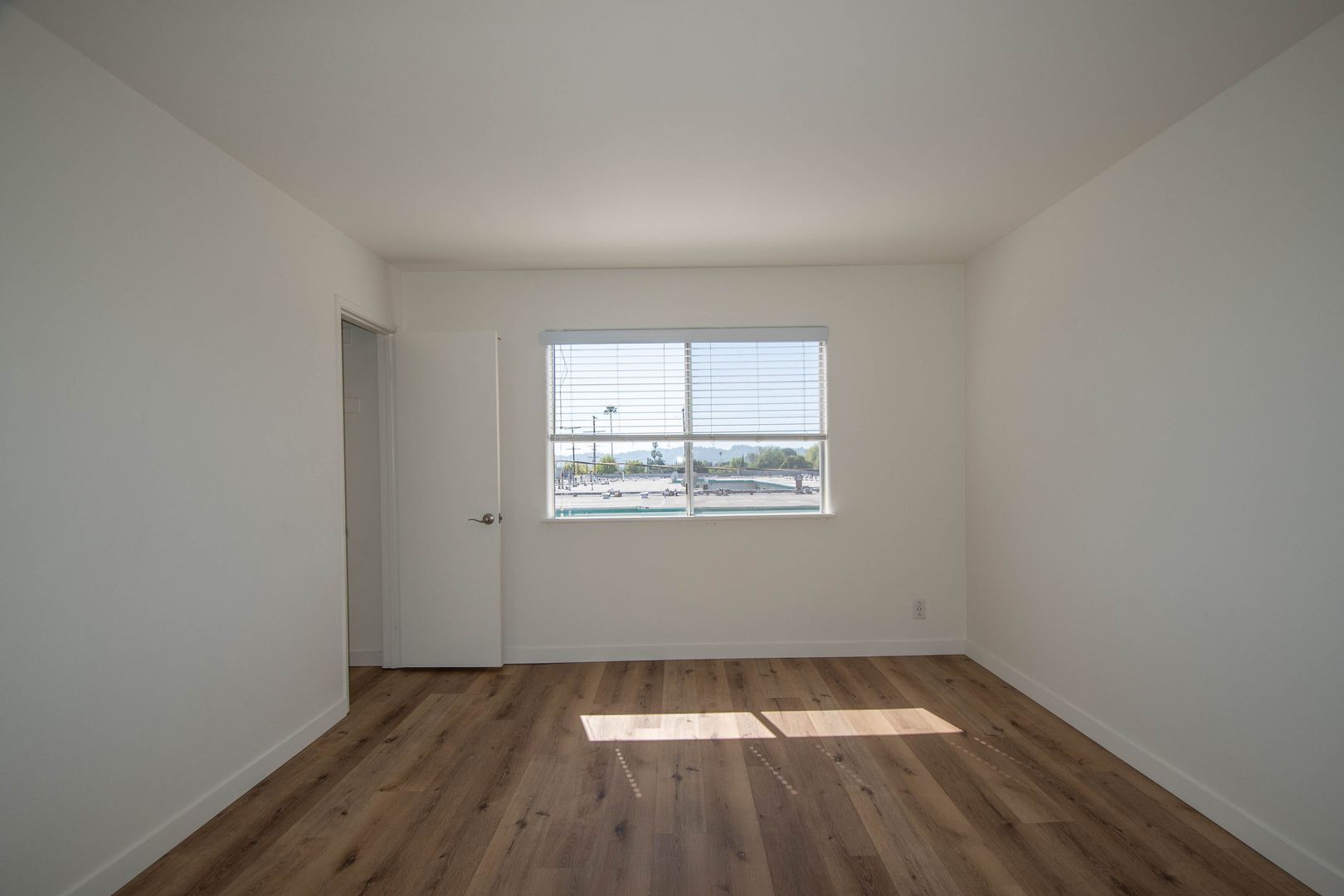 Building Photo - 6041 Fulton Ave