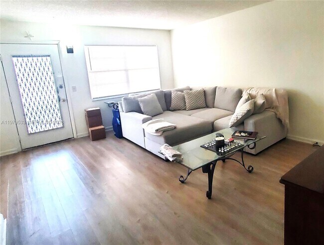 Building Photo - 800 SW 131st Ave