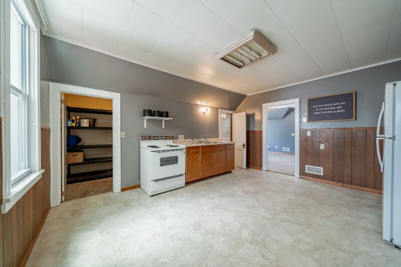 Building Photo - 1343 1/2-1343 1/2 W Washington St