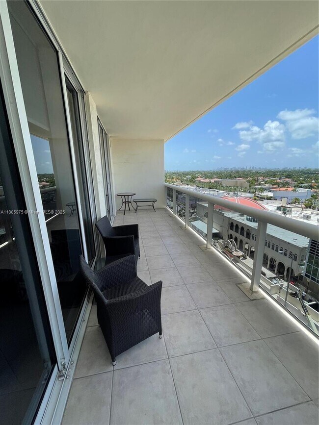 Building Photo - 9559 Collins Ave