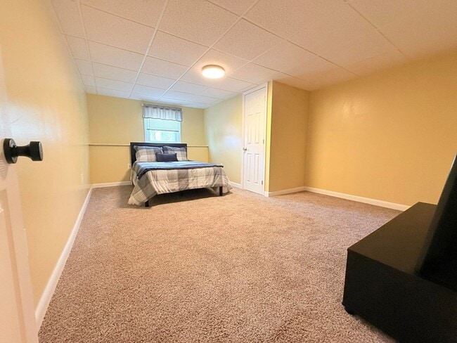 Building Photo - 286 Ceda Rd