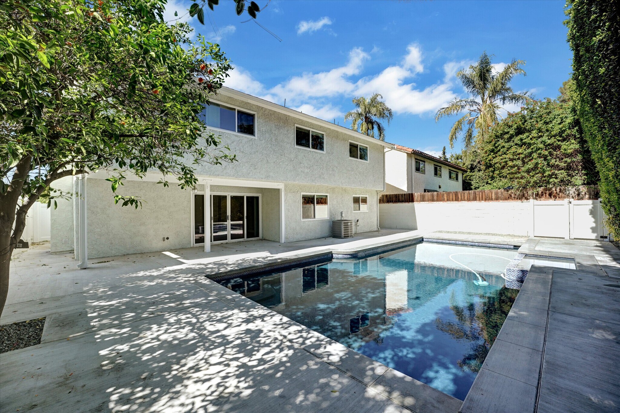 Building Photo - 5346 Tyrone Ave