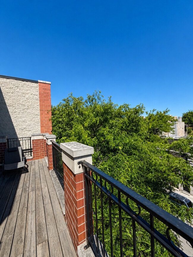 Building Photo - 1137 W Taylor St