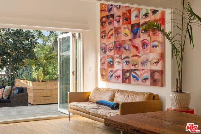 Building Photo - 6031 Mesa Ave