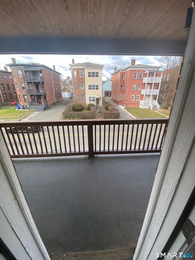 Building Photo - 280 Garden St