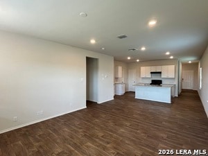Building Photo - 465 Middle Grn Lp