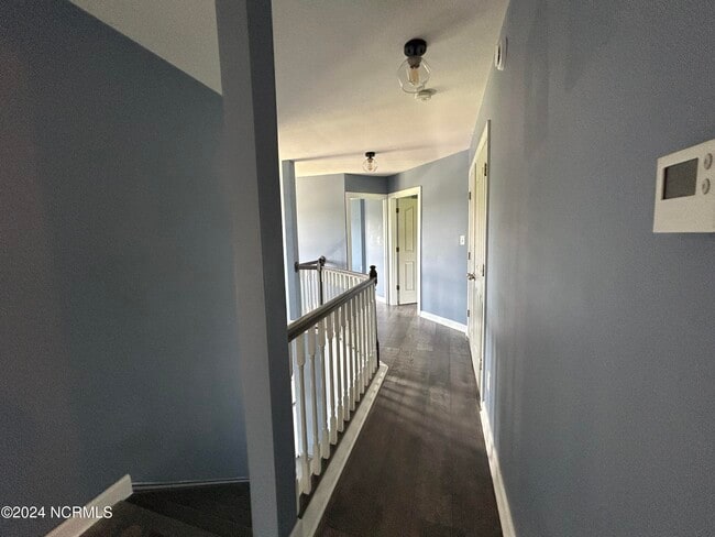 Building Photo - 160 Forest Bluff Dr