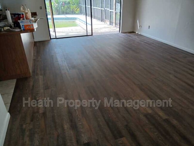 Building Photo - 4624 Landscape Dr