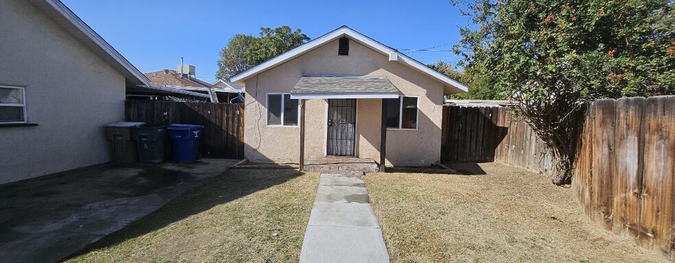 Building Photo - 300 Linda Vista Dr